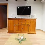 Parallel - Family Flat 2 *